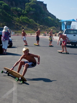 surfingsuns:  lol the old lady 
