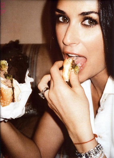 butternutbumblebee:  demi moore, beautiful lady