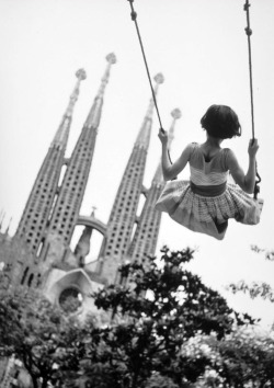 lambretta-lady:  Barcelona 1960, Photographer: