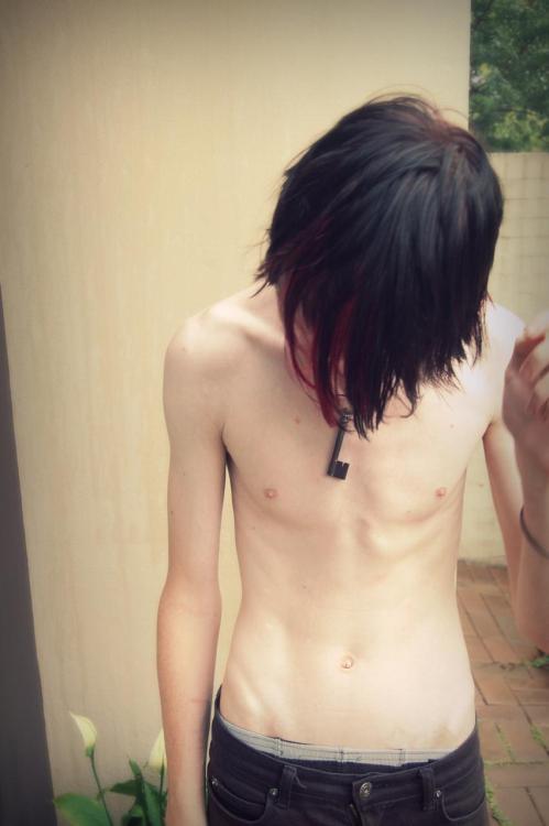 XXX boyswithoutclothes 13860276970 photo