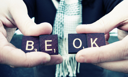 into-your-arms:   E eu digo a mim mesmo: Vai ficar tudo bem. 