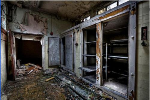 bestabandoned:  Morgue; Midlands, UKUnidentified people are often kept in morgues until they can be matched with a missing person; sometimes for years. Fortunately, the identification process is no longer performed publicly the way it was Paris in the