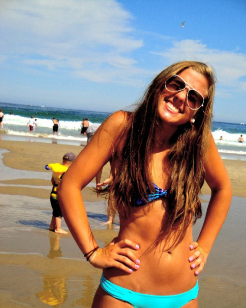 ⚓ Summer blog, follow (;⚓ I follow back similars tannedbeachbabes.tumblr.comDon’t forget to fo