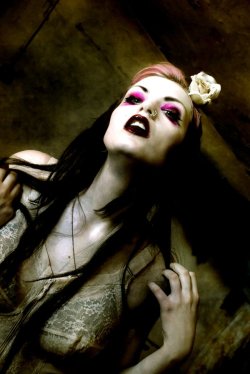 darkface:  WhiteZombie by *LilithVampiriozah