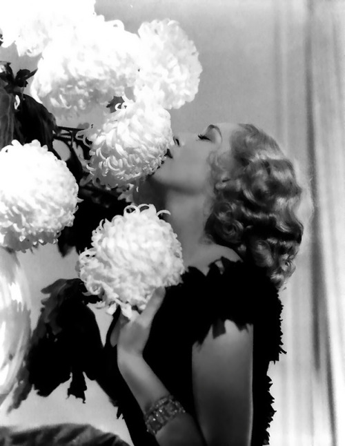 maliciousglamour:Mary Pickford, “Secrets”, 1933Photographer: George Hurrell 