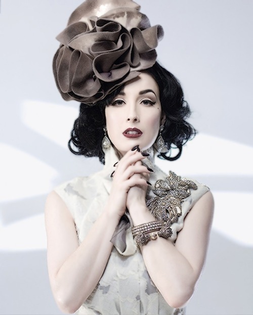 I love her vintage hats!