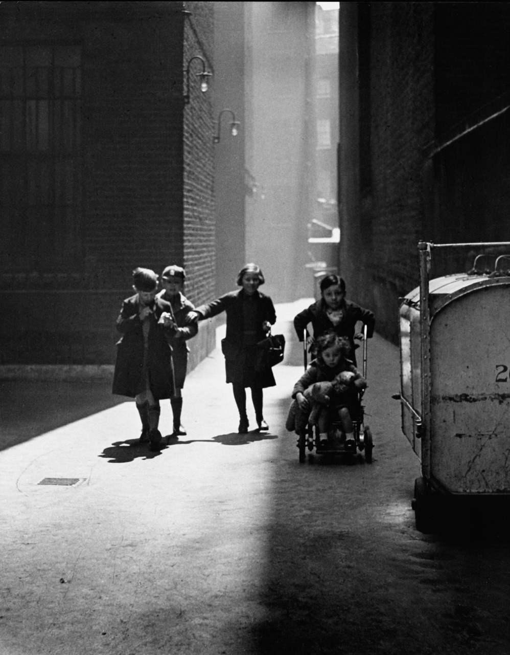 Wolfgang Suschitzky
Tenements, London, 1936
From I am a lucky man