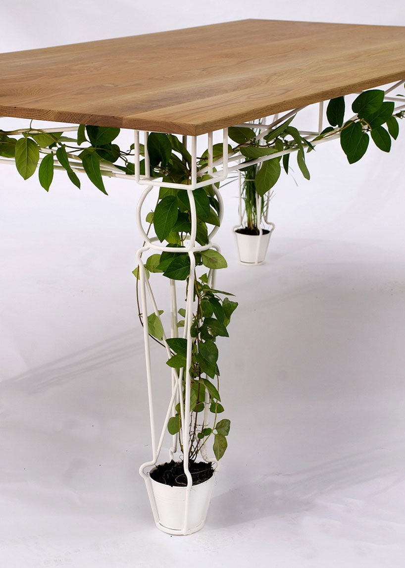 sproutrobot:
“ Outdoor garden, indoor garden. Inside-your-furniture garden…
”
On show at Designersblock during London Design Week 2011 is “Plantable,” a table which aims to reintroduce nature back into the experience of gathering, preparing, cooking...