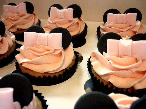 Minnie mouse cupcake cake