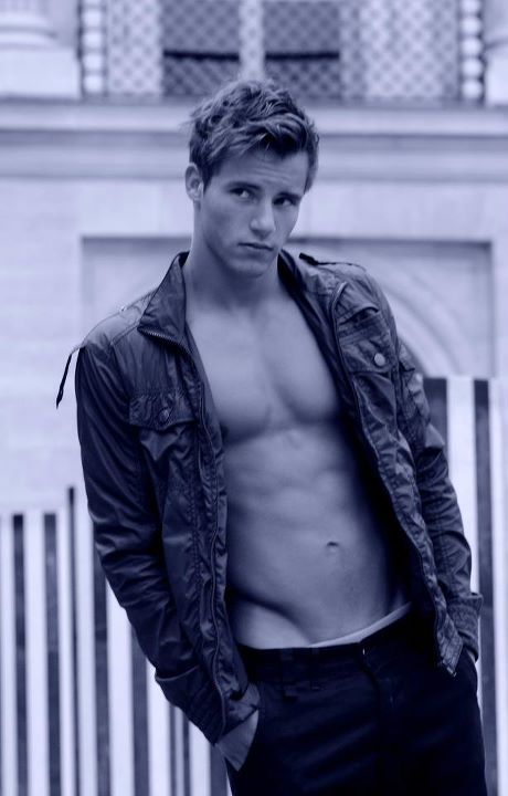 amanthing:  Visit amanthing Hunk Edition Blog With 9 Different Categories of HOT MEN to Choose From 