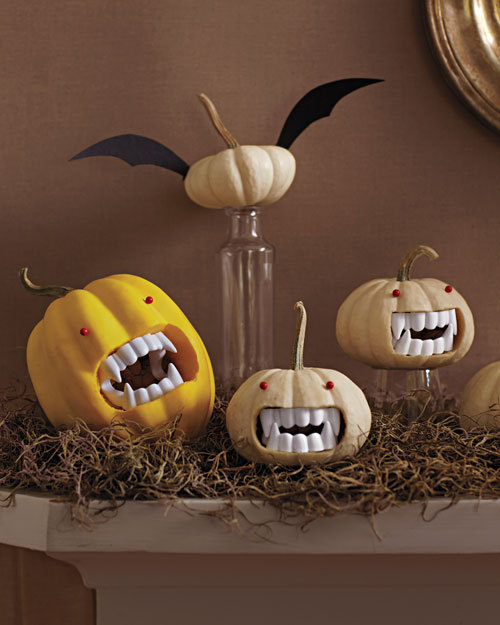 newqueenbee:  downlo:  Cute vampire pumpkins: Tools &amp; Materials Thumbtack