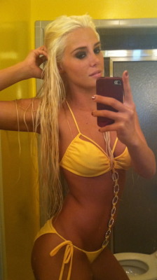 beautyandthecreep:  #Sexy blonde in yellow