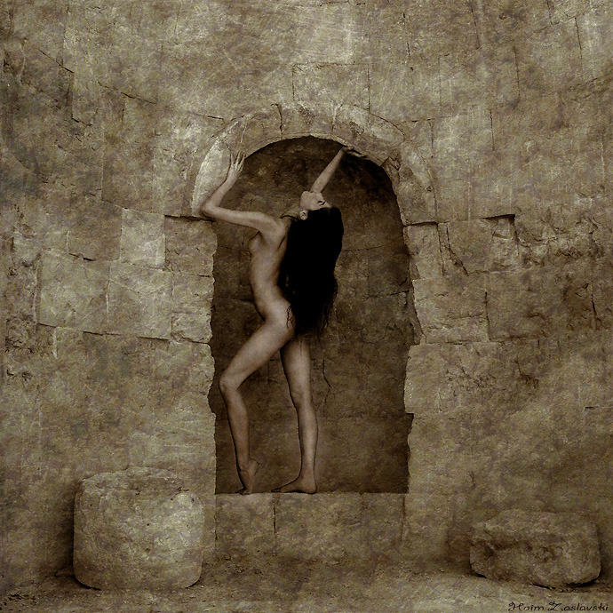 Saturday Something 5: Haim Zaslavski naked in the ruins
