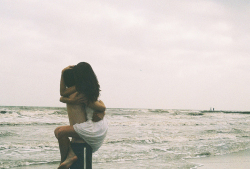 alifeasyour:  — E se eu cair? — Antes disso eu te seguro. — E se eu chorar? — Te encho de sorrisos e faço esquecer o motivo. — E se eu dizer que te odeio? — Não importa, eu sempre direi que te amo. — E se eu morrer amanhã? — Eu morro