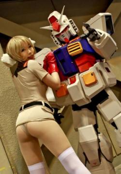 curvyandnerdy:  Gundam cutie!!! 