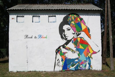 This is amazing. And Mother Russia, representin.
nadiaspes:
“ Amy Winehouse art by SlavaPTRK.
Ekaterinburg, Russia.
”