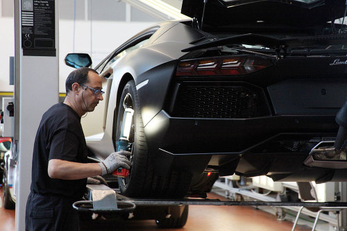 jnomics:
“ The Lamborghini Factory (via Wired)
Making beautiful machines, using beautiful machines.
J N O M I C S
”