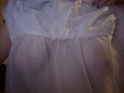 bigboooobs:  my light pink nightie ^.^ 