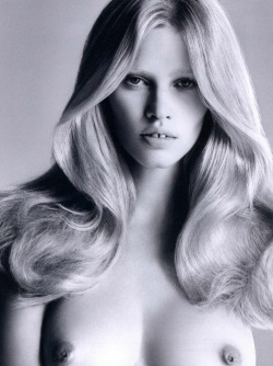 Stone&hellip;. Lara Stone. I just love her. 