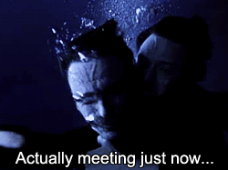 somanypetals:  Over a metre of space between you and a stranger, right… 