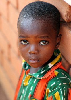 souls-of-my-shoes:  Boy in Benin (by * hiro008)