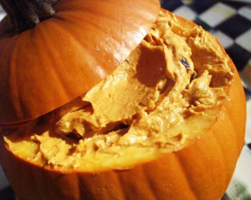 dontdiefordiets: Spicy Pumpkin Dip 8 ounces reduced-fat cream cheese, softened &frac12; cup canned 