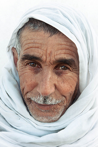 muslimmafia:  Tunisia Portrait (by galibert olivier) idk i want this man to be my grandpa, the smile he has and the crinkle in his eyes, he seems like an intellegent and caring man  