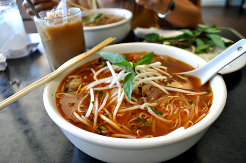 alexketchum:  Can’t tell if pho,bun Bo hue,or bun rieu =_=  It looks like a mixture of all three. EWHH.