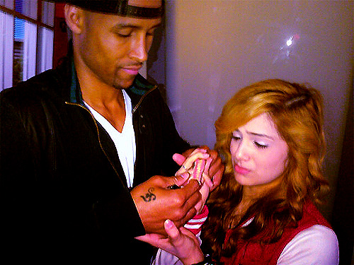 chachiinspired:  “Lol how did chachi convince him to put on a chinese finger trap. Lol took them 15 mins to get it off”