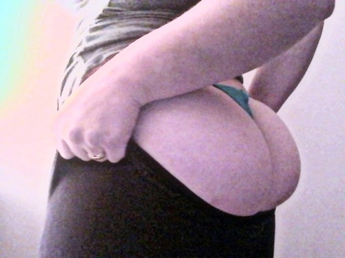 blue-eyedsex:  oh look, a booty still too :3