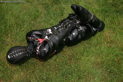Porn photo swaybound:  trussed:  Saturday is armbinder