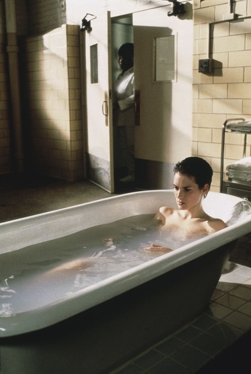 cross-stained: Winona Ryder, Girl, Interrupted (1999), directed by James Mangold