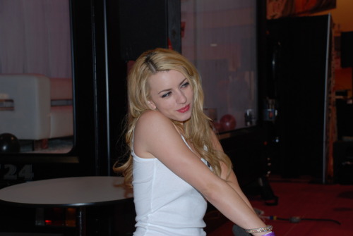 epfidemic:  your daily dose of lexi belle adult photos