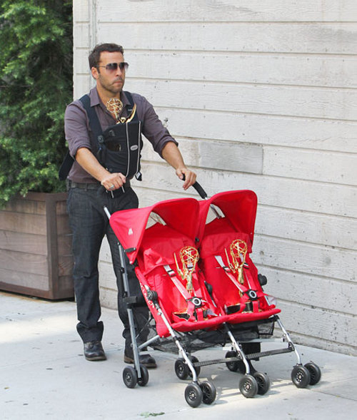 epic4chan: Jeremy Piven on an afternoon stroll today  画