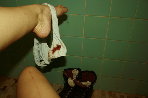 celebrationofmenstruation:accidents happen by vanillakissme on Flickr. 