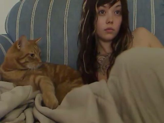 encuevao:  Pa’ que enyoyen: Soya soyacide:  All day on the couch, watching science