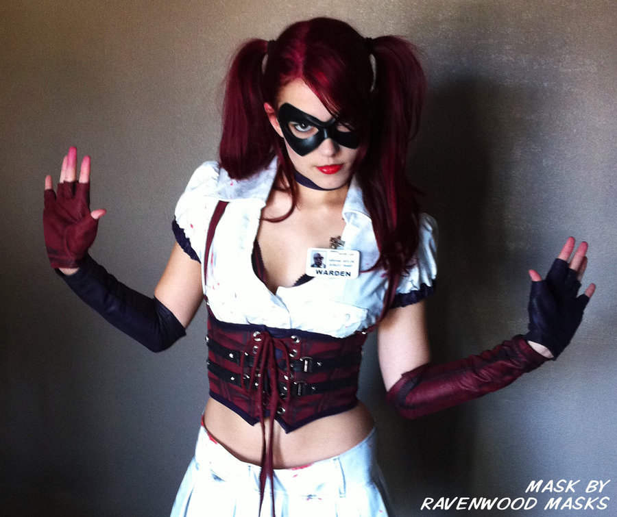 bestofcosplay:  Cosplay mask Harley Quinn by ~Alyssa-Ravenwood 