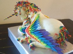 all1sees:  americaeffyeah:  the-sailing-nation:  empyrealwolves:  crimsongaara:  elliebuzz:   This.. is the best cake EVER.  THAT’S A CAKE?  ^^^  “Oh, this is a pretty cool statue - A CAKE? WHAT THE HELL?”  What evil person would want to eat this