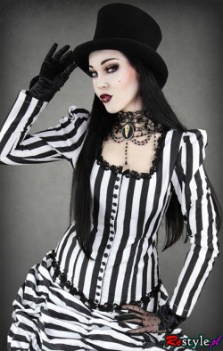 postnatalpissparty:  restylepl:  http://www.restyle.pl/product-eng-755-Women-jacket-shirt-with-neckline-black-and-white-stripes-puffs-and-buttons.html  I wish I was this pretty :(  You are that pretty.. silly girl