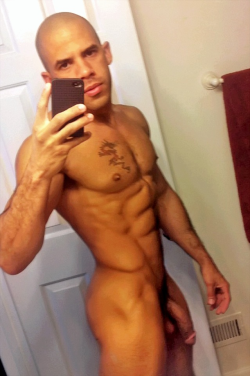 beatitlikeitowesyoumoney:  Austin Wilde automatic reblog!!! 