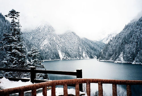 atomos:  Jiuzhaigou - Long Lake (by HL Wang)