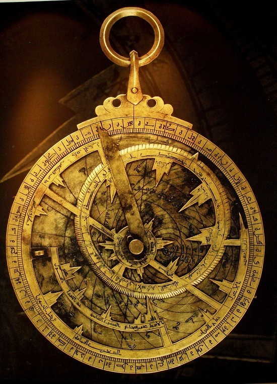staceythinx:  Astrolabes are used to calculate how the sky will look at a specific