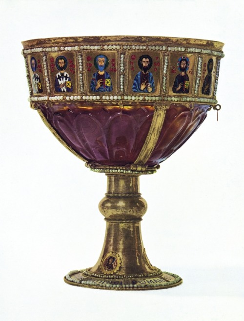 treasures-and-beauty:cavetocanvas:Chalice offered by the Emperor Romanus with enamels representing C