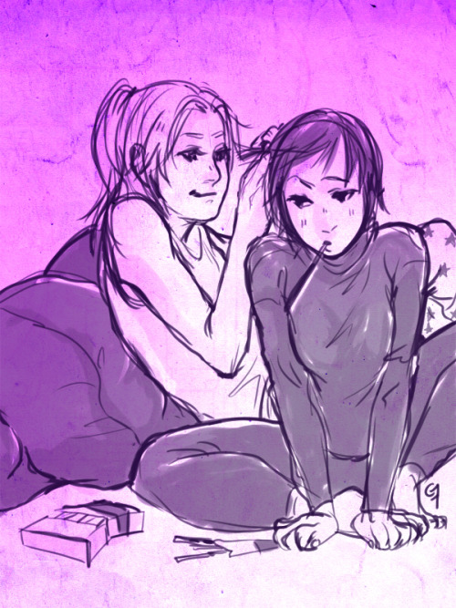 coffeefrank:So I wanted to draw Cass. And Steph. And pyjamas. And sleepovers. Or something silly. I 