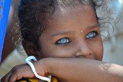 cwnl:  National Geographic: Varanasi’s Eyes “The intensity of a city in the eyes and skin of a little girl.” The beauty of genetics.. my goodness. Location: Varanasi,India. 