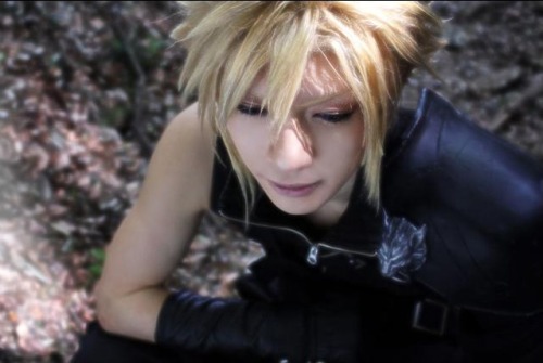 strife-cloud:  snixxy:   Kaname as Cloud.   Awesome cosplay. <3  Always reblog KANAME☆-samaaaa~ 