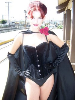 comicbookcosplay:  birdsofplay:  Phoenix as Jean Grey as the Black Queen at SDCC ‘10  Check out Birds of ‘Play on Facebook and Twitter! 