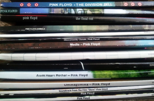 maugrosoentumblr:  fuckyeahpinkfloyd:  NICE!!!!  Solo 3 de ellos :( Pero vamos por todos! 