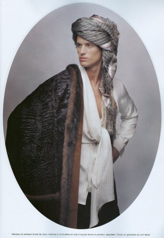 napalmarts:  whileothersreap:  calantheandthenightingale:  sinistersartorialist:
