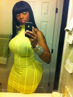 thycklikechocolate:  She’s still fading em………………….  Yellow!!!